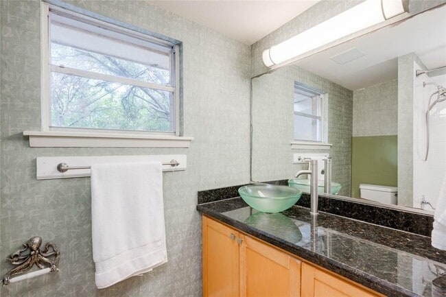 Building Photo - 7709 Woodrow Ave