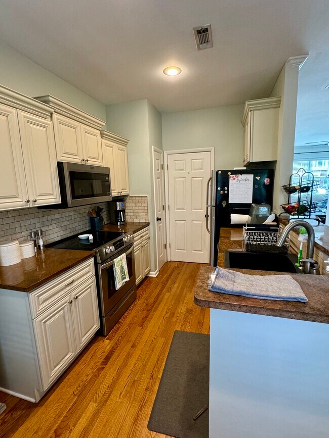 Building Photo - 2550 Dilworth Heights Ln