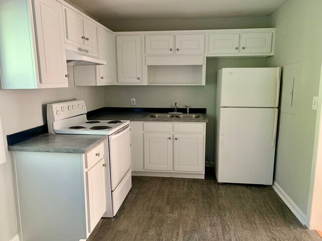 Building Photo - 1586 Line Street - Quadraplex