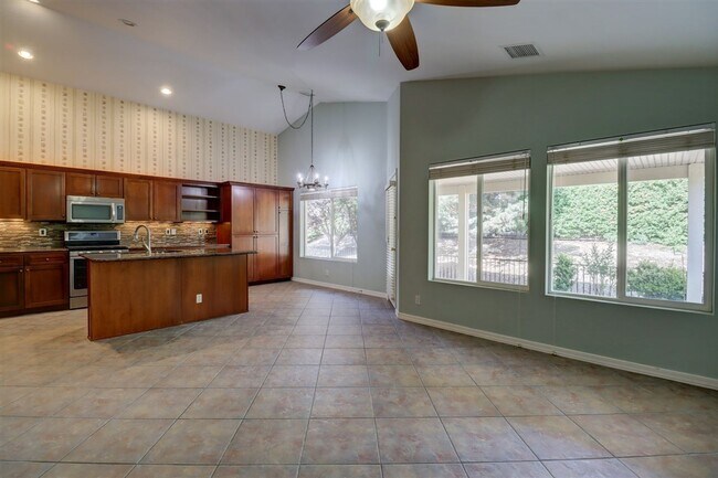 Building Photo - Rent this beautiful 2 Bedroom 2 Bath in The Cottages at Prescott Lakes!