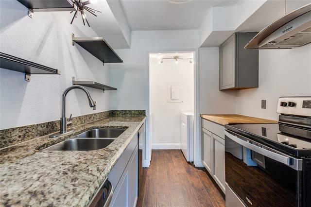 Building Photo - 9801 Royal Ln