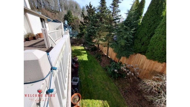 Building Photo - HUGE 5-BEDROOM home with separate BONUS ROOM for rent!!  Large fenced yard!!!