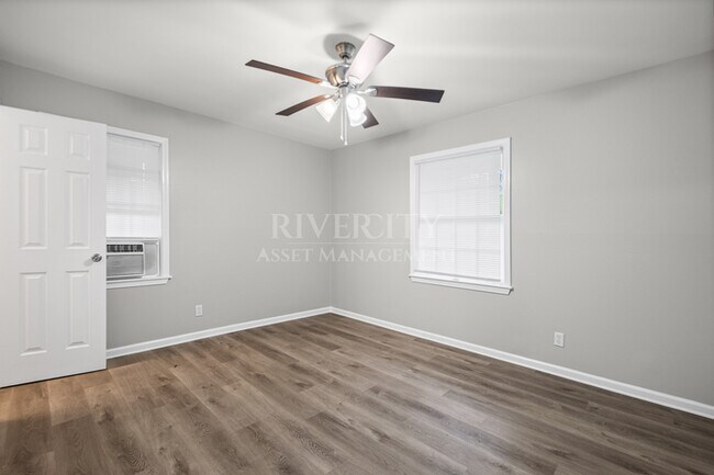 Building Photo - 1381 Laudeen Dr