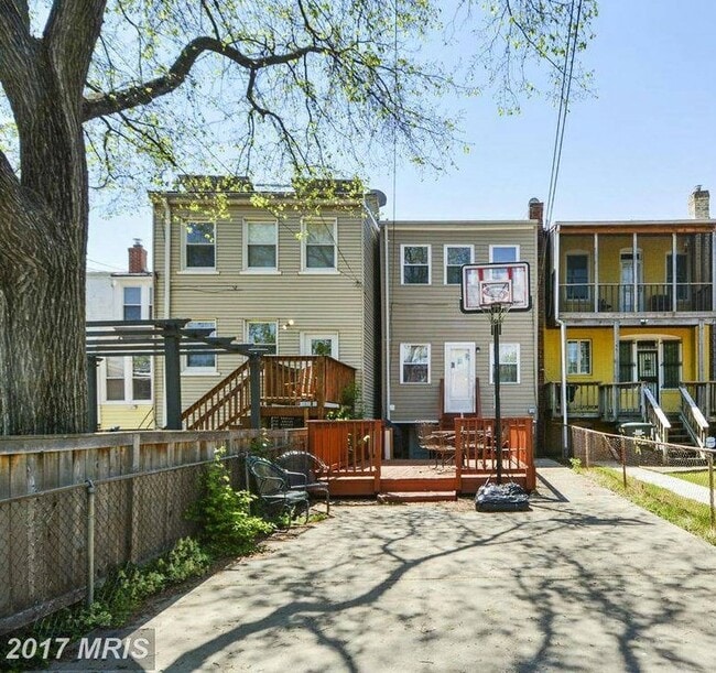 Building Photo - 1826 A St SE