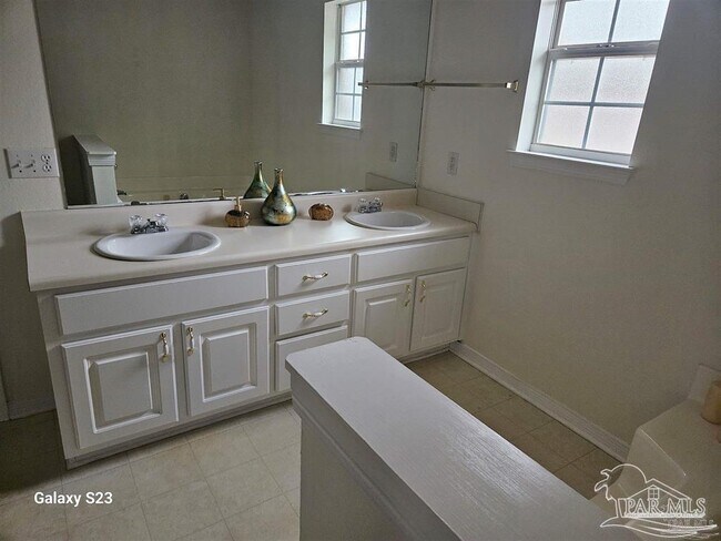 Building Photo - 10896 Country Ostrich Dr