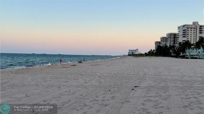 Building Photo - 6000 N Ocean Blvd