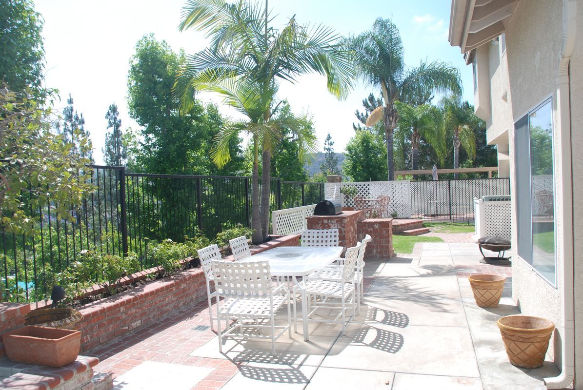 Building Photo - 16236 Peppertree Ln