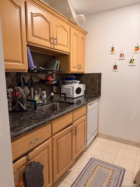 Building Photo - 425 Shore Rd