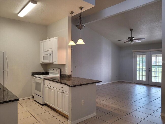 Building Photo - 155 N Pearl Lake Causeway