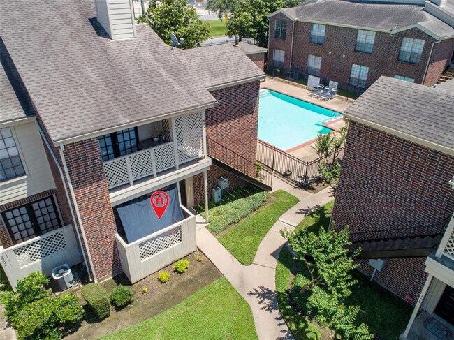 Building Photo - 2121 El Paseo St