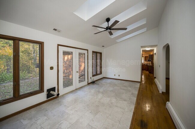 Building Photo - 6709 Marye Rd