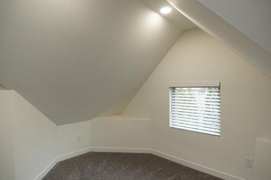 Building Photo - 3104 S 7th St