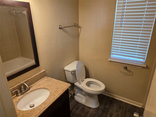 Building Photo - 12902 Skymeadow Dr