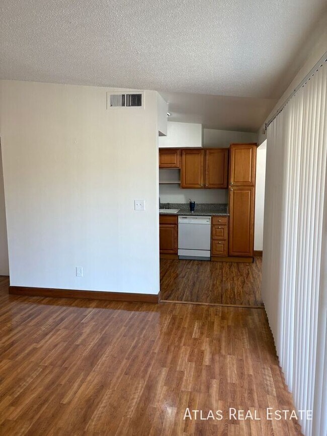 Building Photo - 1101 E Butler Dr