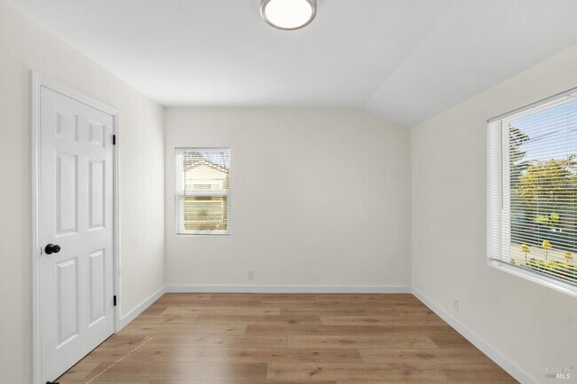 Building Photo - 8 Corte Dorado