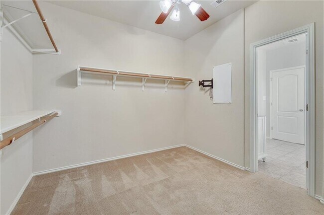 Building Photo - 1709 Woodvista Pl