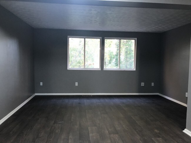 Building Photo - Royal Towne Park Decatur End Unit Townhome
