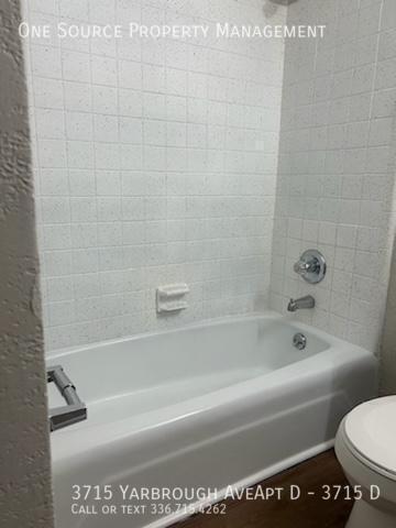 Building Photo - 3715 Yarbrough Ave