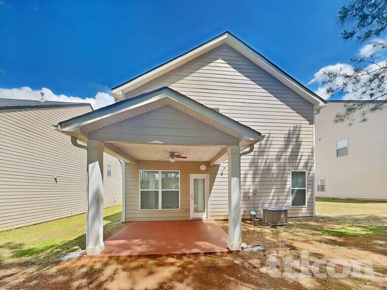 Building Photo - 137 Emporia Loop