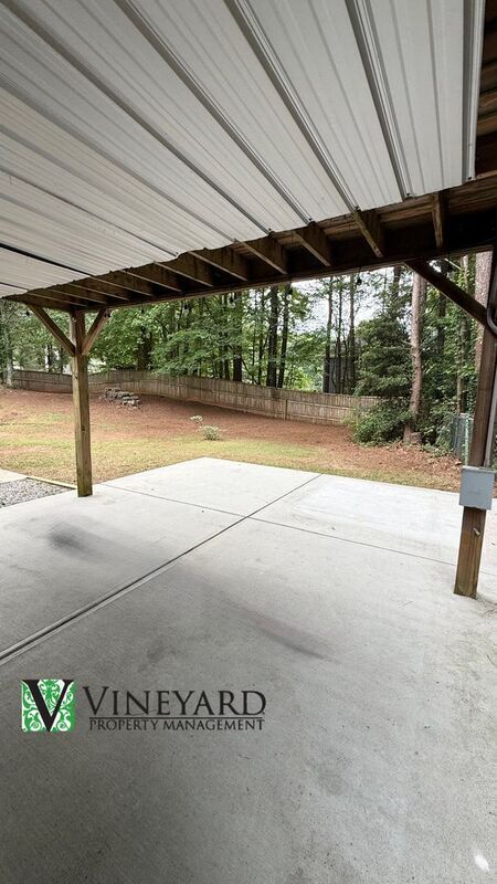 Building Photo - 900 Clearbrook Course SW