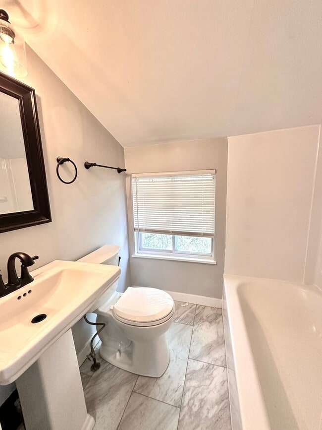 Building Photo - Updated 3 Bed, 1 Bath Home in Penn Hills - Quiet Street, Private Deck - Available Immediately!