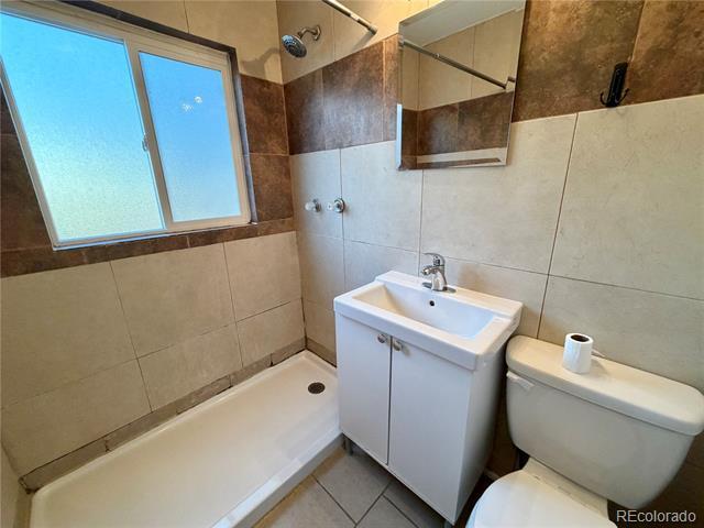 Building Photo - 700 Perry St