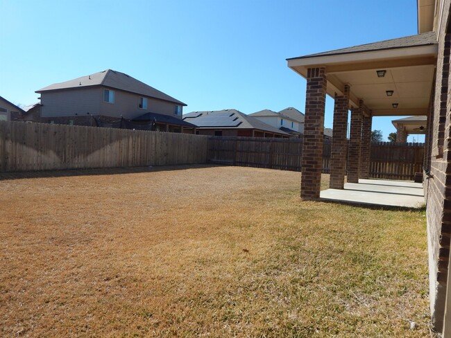 Building Photo - 1310 Stonewall Ridge