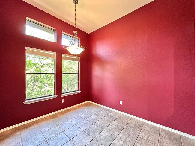 Building Photo - Stylish 2/BR 2/BA Home with Covered Balcon...