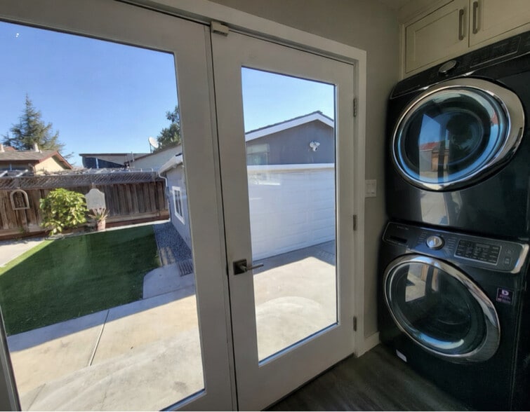 Building Photo - 170 S 30th St