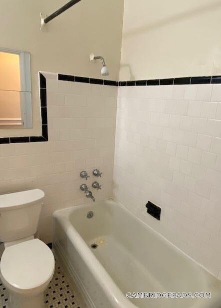 Building Photo - 2 Ware St