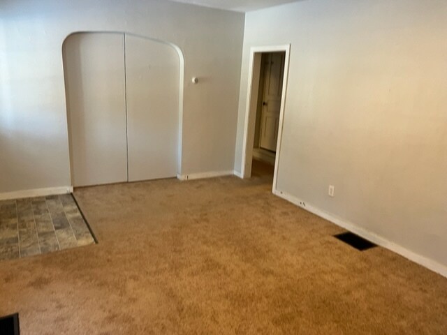 Building Photo - 742 Pony Farm Road