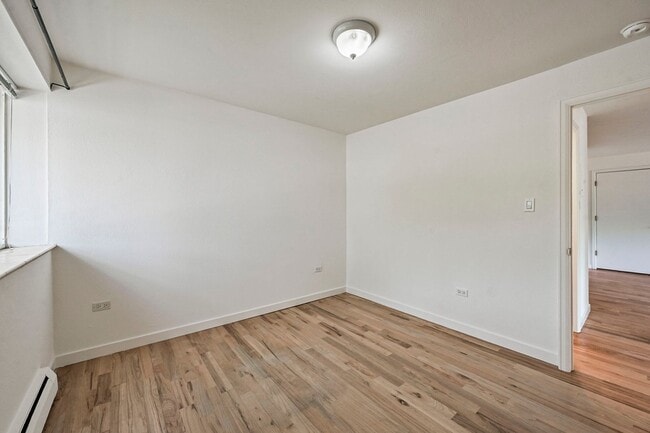 Building Photo - 909 S Pearl St