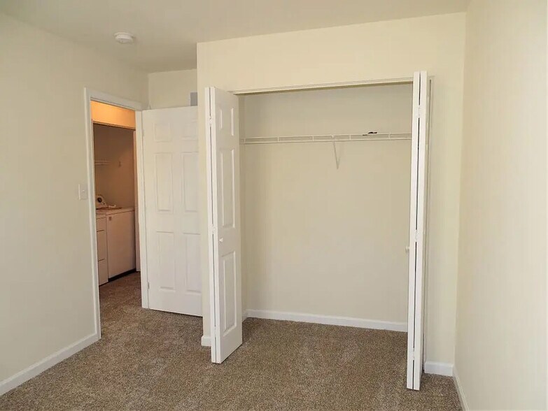 Building Photo - 104 Park Place Cir