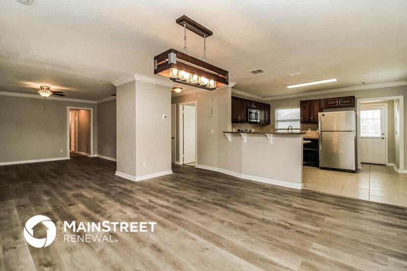 Building Photo - 701 Palm Springs Dr