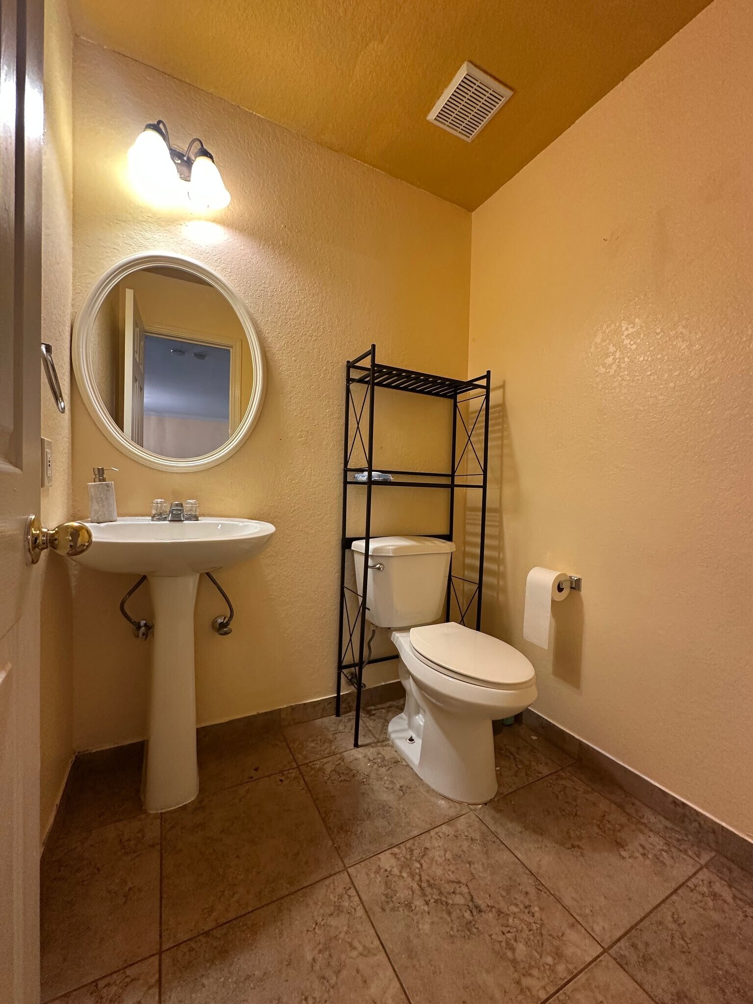 Building Photo - 9426 Santa Fe Ridge