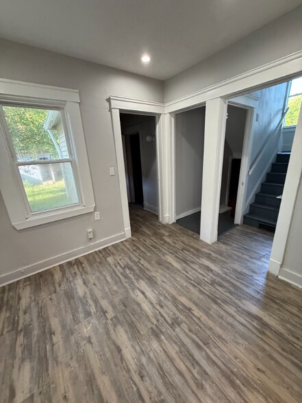 Building Photo - 13710 Caine Ave