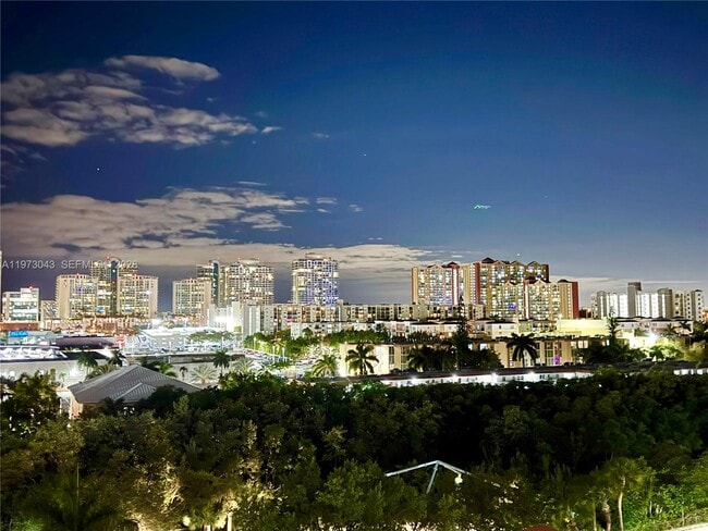 Building Photo - 210 174th St