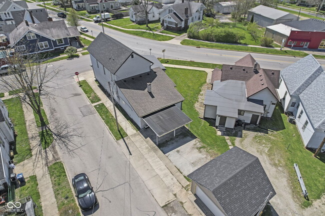 Building Photo - 2 Van Ave