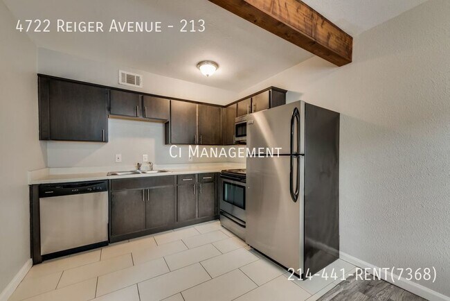 Building Photo - Paragon is a newly renovated boutique apar...