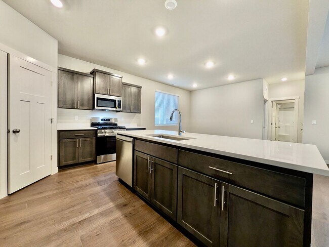Building Photo - 8912 SW Choke Cherry