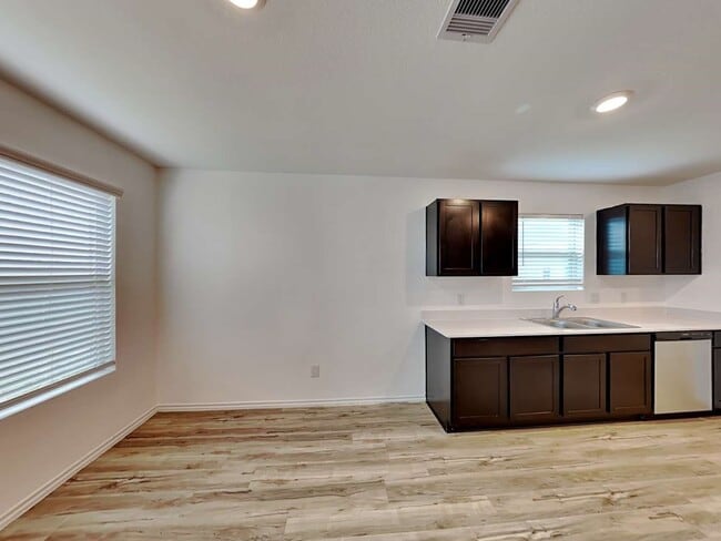 Building Photo - 24139 Mustang Run Dr