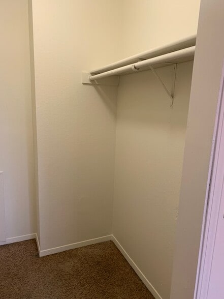 Building Photo - 2616 19th Ave W