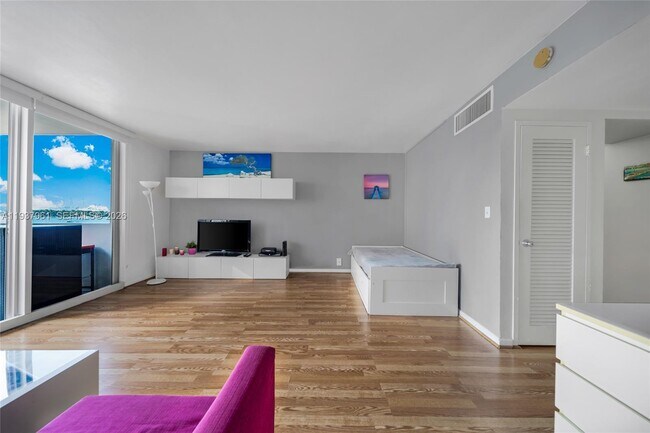 Building Photo - 1200 West Ave