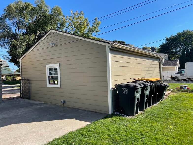 Building Photo - 2451 N 114th St