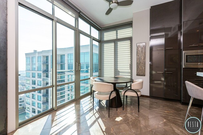 Building Photo - LUXURIOUS SOUTH BEACH CONDO WITH STUNNING ...