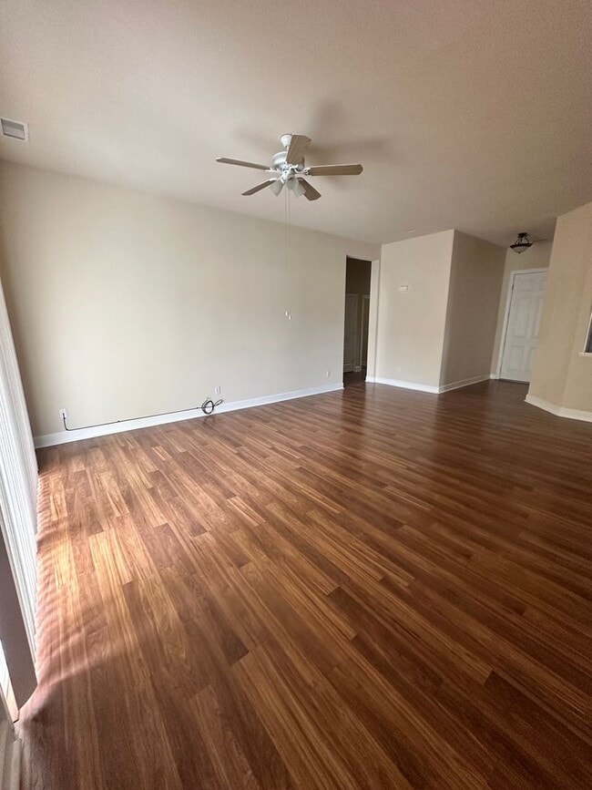 Building Photo - Toscana Charming Home in Gated 55+ Community