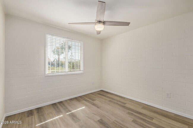Building Photo - 3234 E Friess Dr