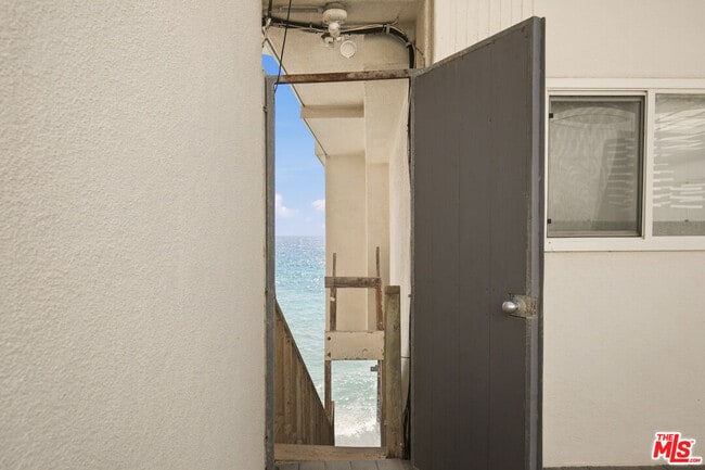 Building Photo - 20638 Pacific Coast Hwy