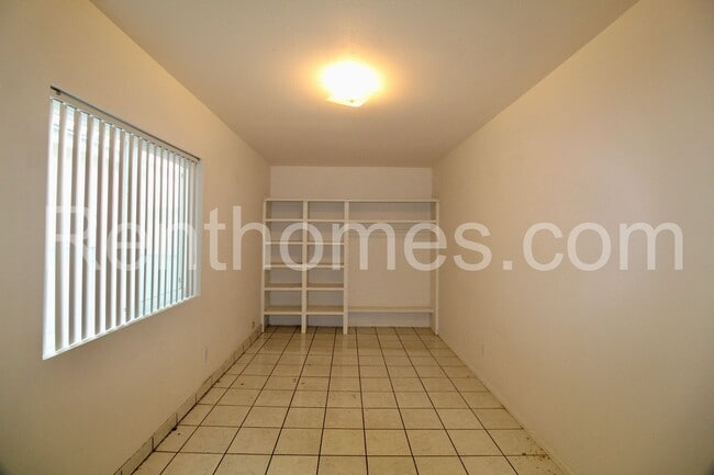 Building Photo - 8616 Longwood St