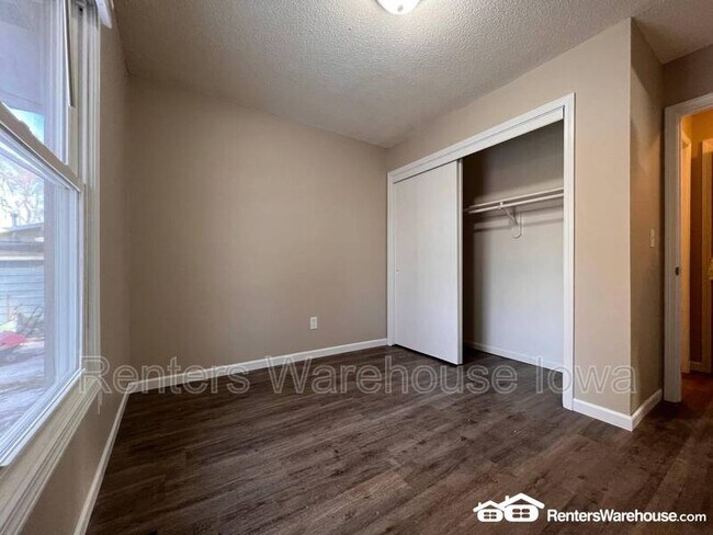 Building Photo - 3012 Raccoon St